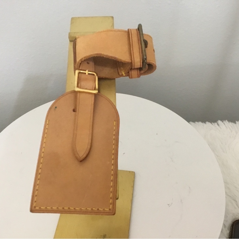 Louis Vuitton Tan Leather Luggage Tag with Gold Stitching Accent - Picture 6 of 9